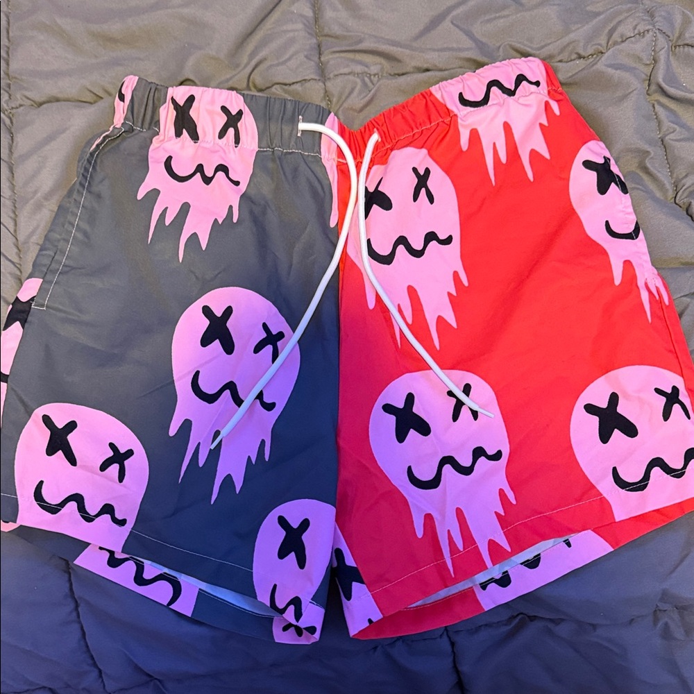 SHEIN Pink and Red Skull Print Men's Shorts